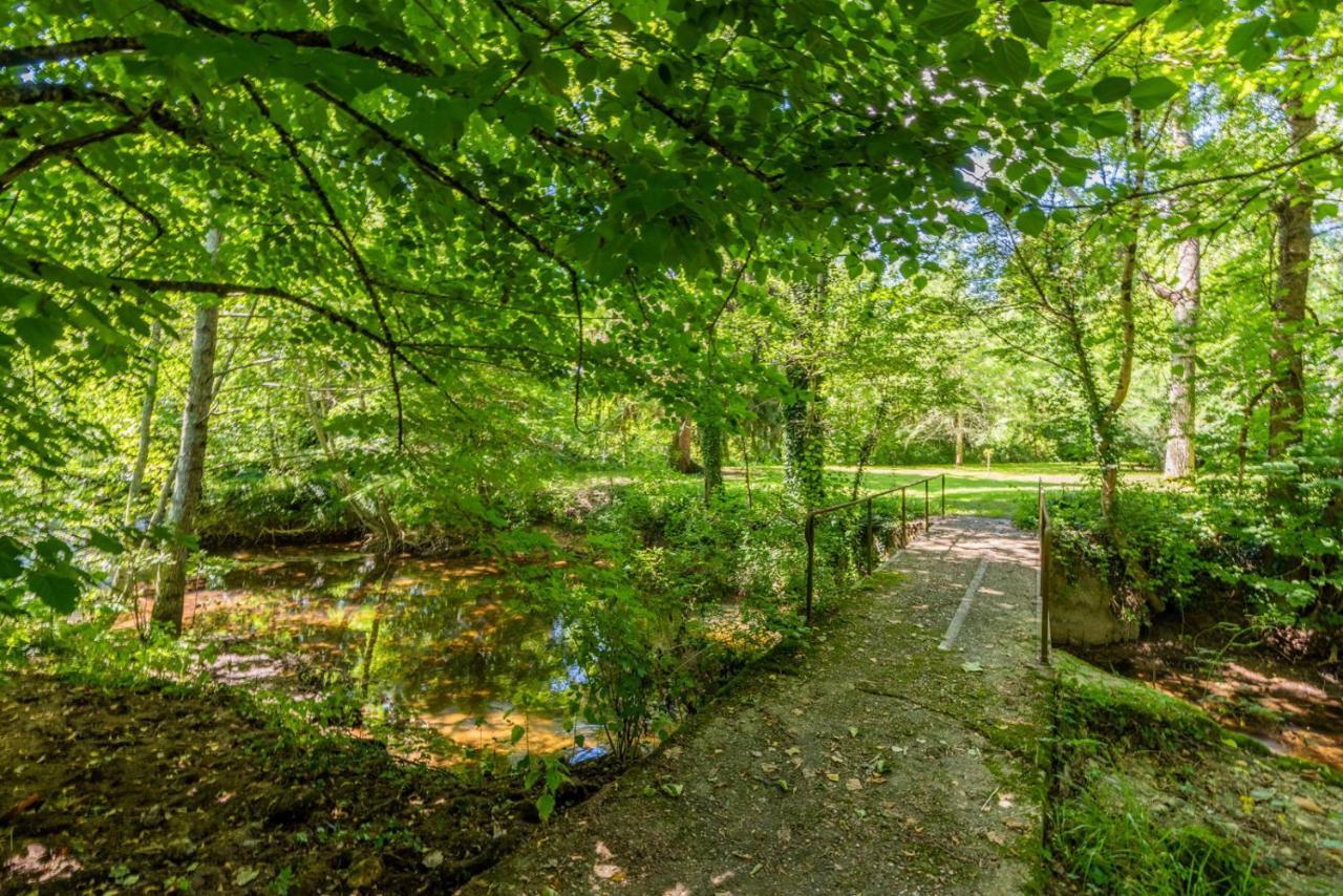 ホテル Moulin De Vigonac Valeuil エクステリア 写真
